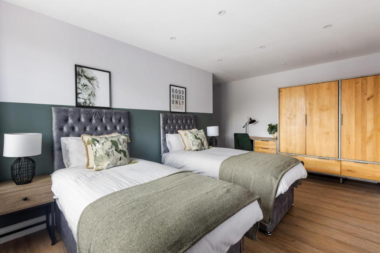 Stylish & Spacious 3 Bed Apartment With Fast Wifi, Close To Tube & Wembly London Exterior photo