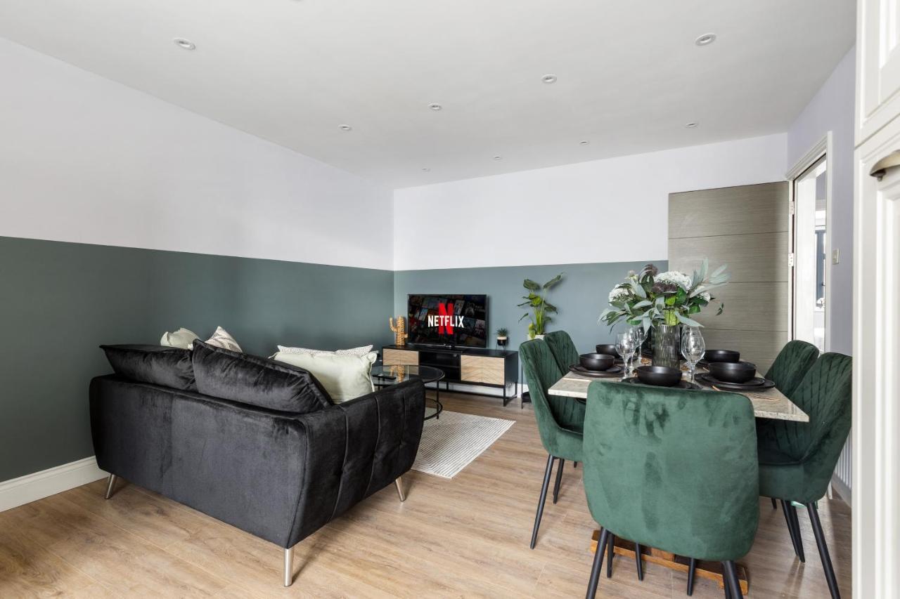 Stylish & Spacious 3 Bed Apartment With Fast Wifi, Close To Tube & Wembly London Exterior photo